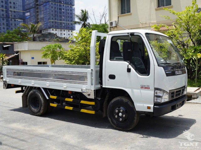 XE TẢI ISUZU 1,9 TẤN